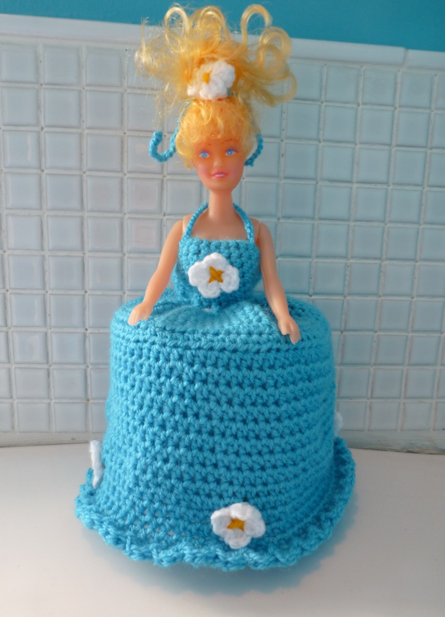 Crochet toilet roll doll