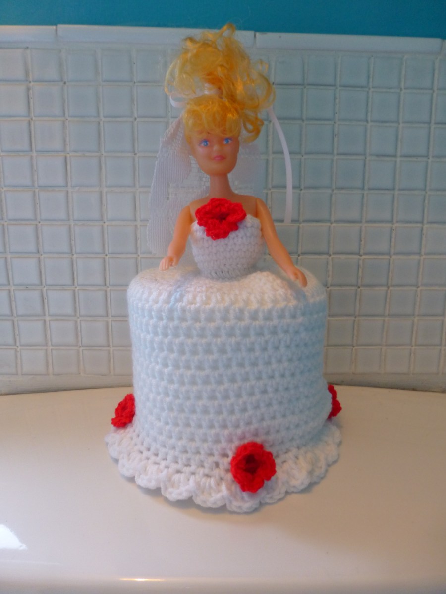 Bride crochet toilet roll doll