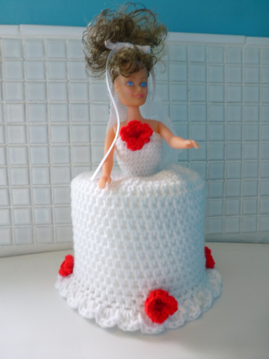 Bride crochet toilet roll doll